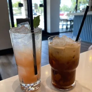 Strawberry lemonade (Happy Days) and Thai tea