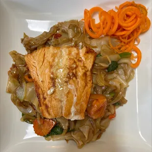 35. Drunken Noodles w/Grilled Salmon Basil