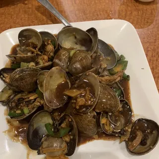 Stir Fried Fresh Clams in Black Bean Sauce