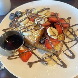 French toast with berries and Nutella