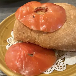 Slices of tomato