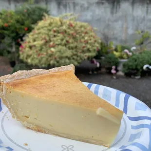 Don't judge a book by its cover, very good pie!