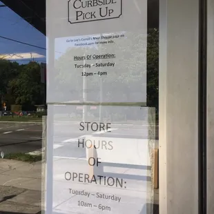 store hours of operation