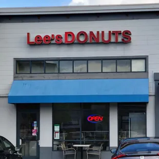 Storefront,  inside Neptune Plaza