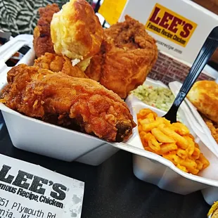 fried chicken and macaroni and cheese