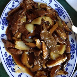 Mushroom beef