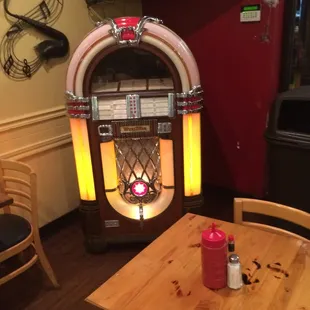 Keepin' it gangster.. Old school jukebox.