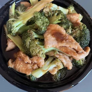 Chicken and broccoli (small)
