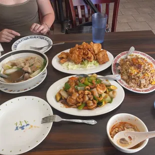 We had wonton soup fried wontons that were amazing pecan shrimp and Four Seasons rice very very good food