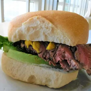 The beauty of the beef tenderloin sandwich. Beauty was in the eye of the beholder.  Now, beauty is in the stomach of the beholder...