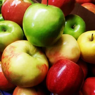 Variety of apples organic available