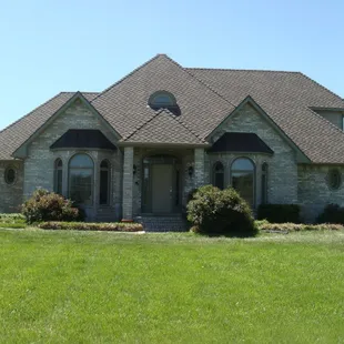 Lifetime Presidential Impact resistant class 4 in the color weathered wood