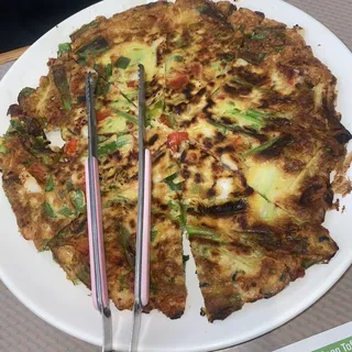 28. Seafood and Green Onion Pancake