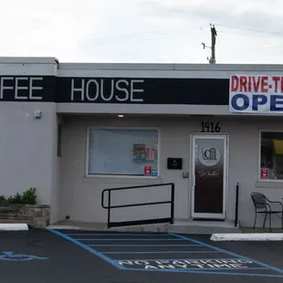 the front of leestown coffee house