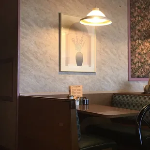 4 seater booth table