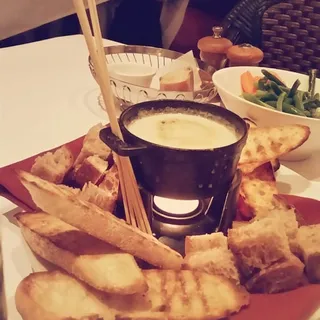 CHEESE FONDUE