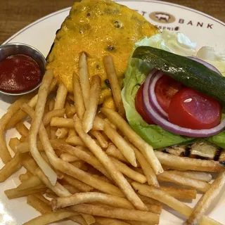 CHEDDAR CHEESEBURGER*