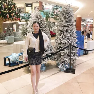 Vivian D.