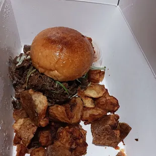 Braised beef sandwich with potatoes