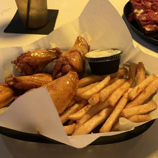 Sweet hot wings and fries combo (small)