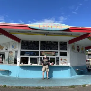 Great little local burger joint!!