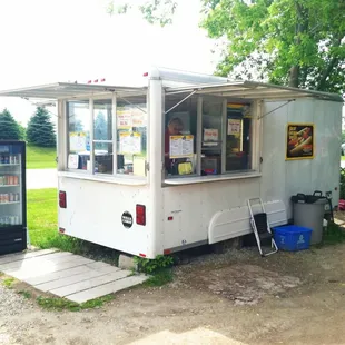 Lefty&apos;s Chicago Style Hot Dogs
