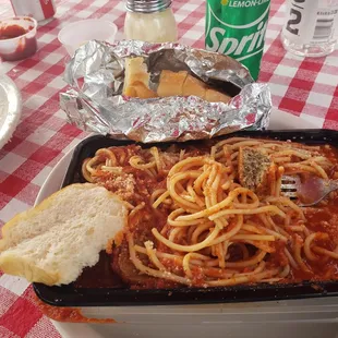 Spaghetti with meatballs, yum!