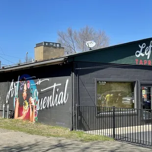 the outside of the restaurant
