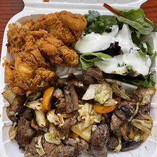 Mixed plate - chopped steak with 3 pcs fried chicken wings
