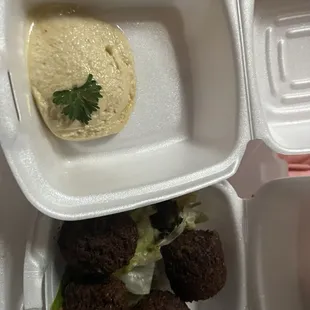 Falafel Appetizers and Hummus 1 Scoop