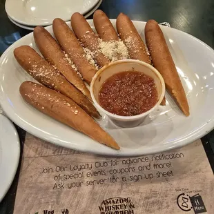 The breadsticks appetizer (spears?)