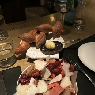 Bread. Salad w fruit.