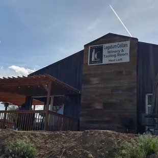 Legatum Cellars - a family friendly winery in the beautiful Southern Colorado town of Brookside on Scenic HWY 115