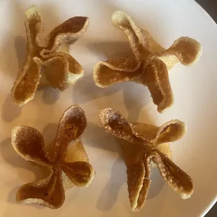 Cream cheese and crab wontons