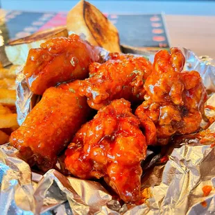 Walked in and dream-came-trued it for ya  Sweet Spicy 5 Wing Combo w/ Cajun Fries from #LegendHotChicken