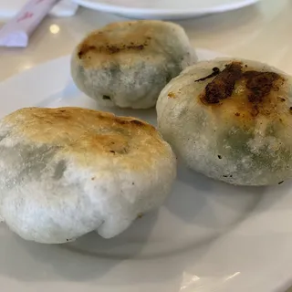 39. Pan-Fried Dumpling with Chives and Shrimp