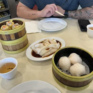 44. Steamed Look Funn with Shrimp