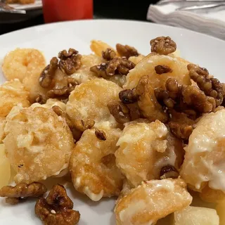 50. Stir-Fried Prawns with Walnut and Honey