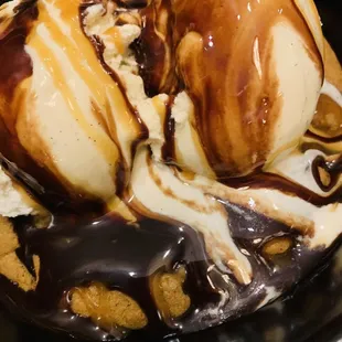 Chocolate chip cookie skillet