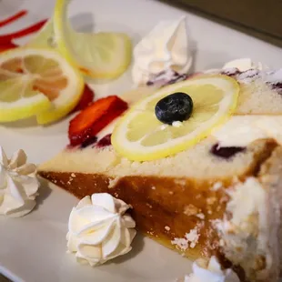 Lemon Berry Creme Cake