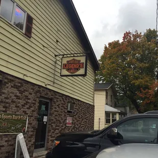 In a purely residential area, beware the one way street when leaving, not marked clearly.