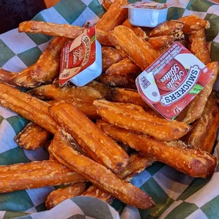 a basket of sweet potato fries