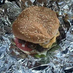 Deluxe single patty cheeseburger