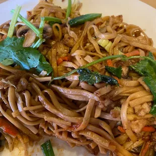 Lomien chicken was delicious.  Gentleman who assisted us was very polite and informative.  Will come back.