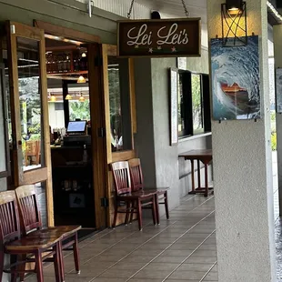 the outside of the restaurant