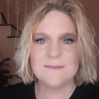 Jen D.