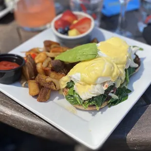 Crab Benedict - Looks pretty, just ok in taste