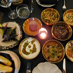 Fresh bread and seven dips