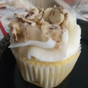 The almond cupcake was DIVINE.
