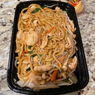Chicken Lo Mein